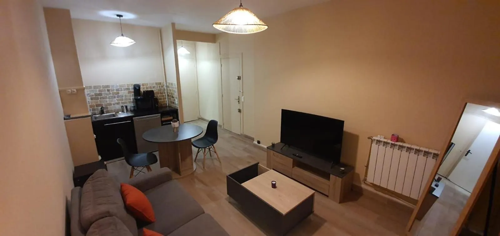 Studio Prado Perrier 8E Marseille France